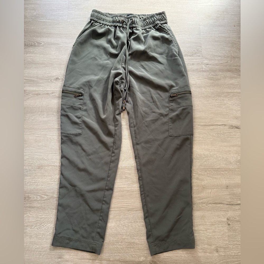 Express High Waisted Cargo Pants, Women’s small